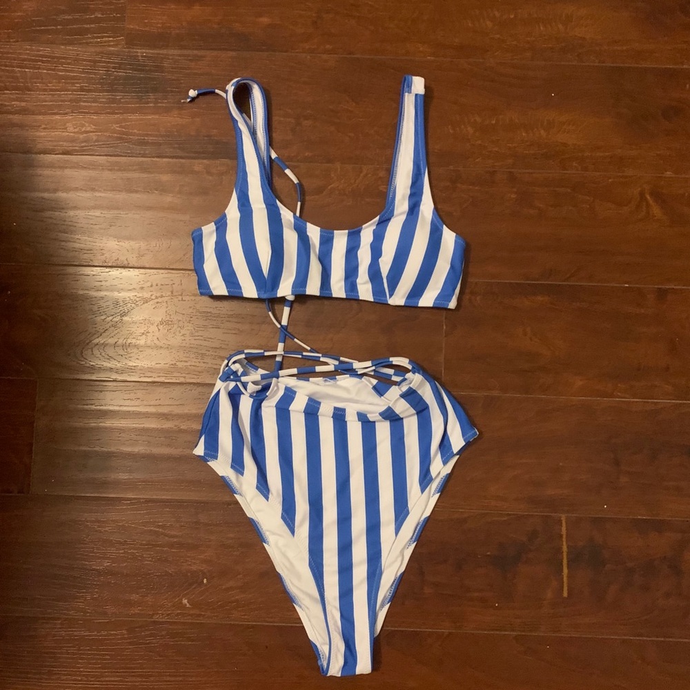 Women’s swim